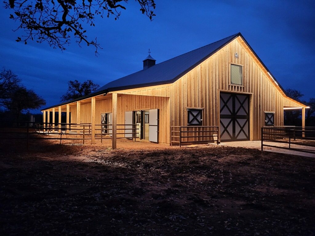 Equestrian barn in Oklahoma City, Oklahoma metal building project